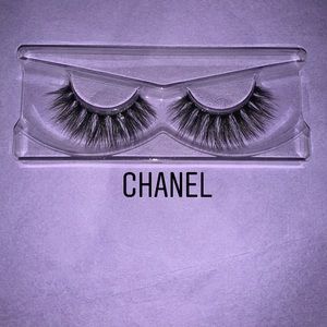 False Eyelashes (Chanel)